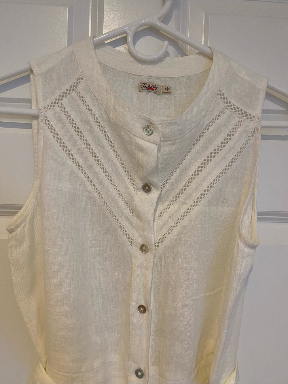 Faherty Cream Sleeveless Button-Down Linen Dress with Eyelet Trim